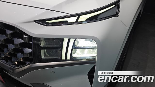 Hyundai Santafe 2023 — photo 8