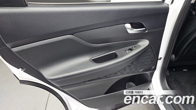 Hyundai Santafe 2023 — photo 15