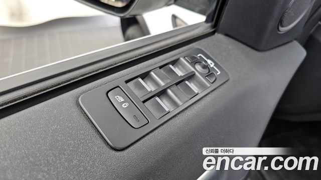 Land Rover Discovery Sport 2018 — photo 35