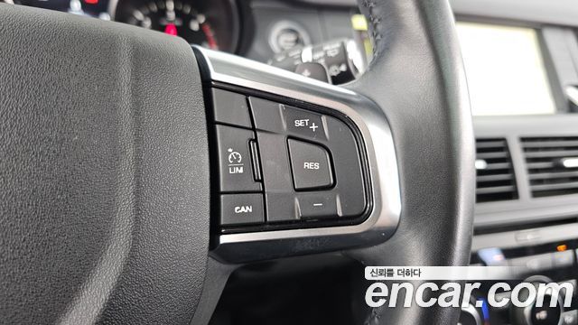 Land Rover Discovery Sport 2018 — photo 36
