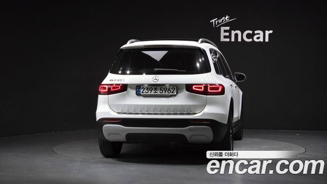 Mercedes-Benz GLB-Class 2021 — photo 4