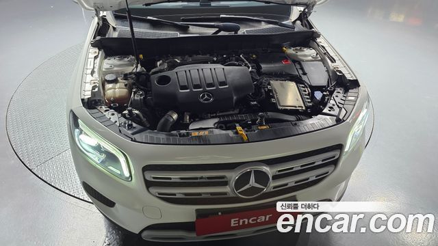 Mercedes-Benz GLB-Class 2021 — photo 6
