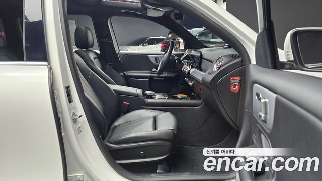Mercedes-Benz GLB-Class 2021 — photo 11