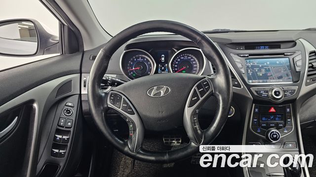 Hyundai AVANTE 2015 — photo 18