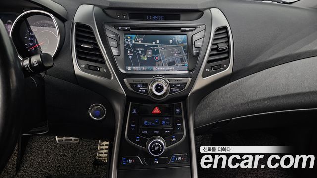 Hyundai AVANTE 2015 — photo 19