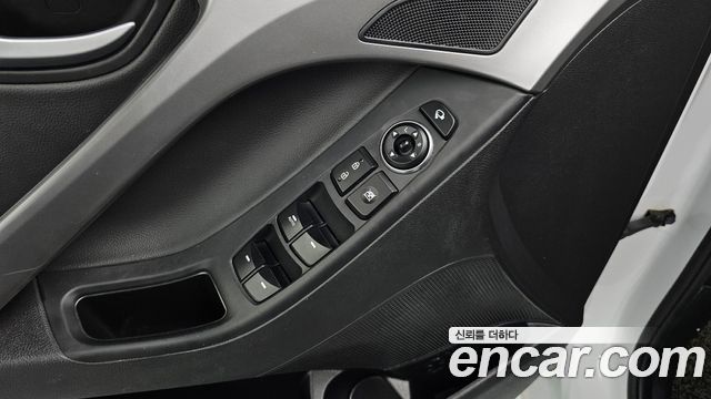 Hyundai AVANTE 2015 — photo 24