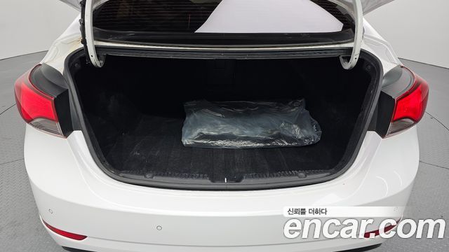 Hyundai AVANTE 2015 — photo 26