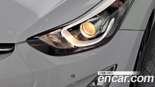 Hyundai AVANTE 2015 — photo 8