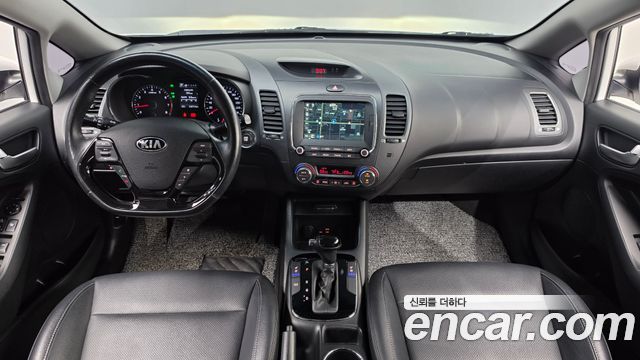 Kia K3 2017 — photo 10