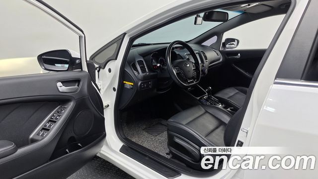 Kia K3 2017 — photo 13