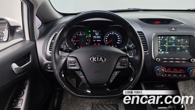Kia K3 2017 — photo 19