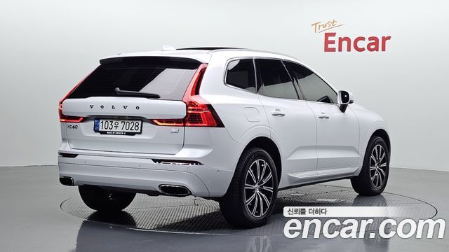 Volvo XC60 2021 — photo 2