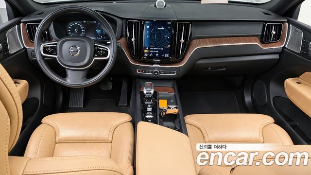 Volvo XC60 2021 — photo 10