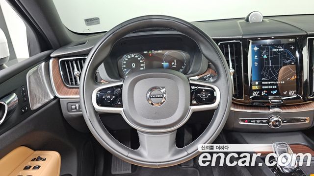 Volvo XC60 2021 — photo 19