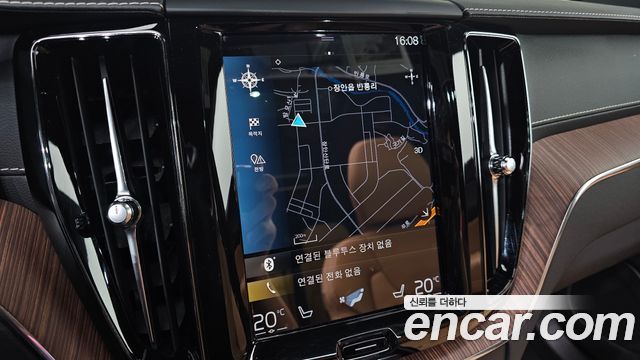 Volvo XC60 2021 — photo 20