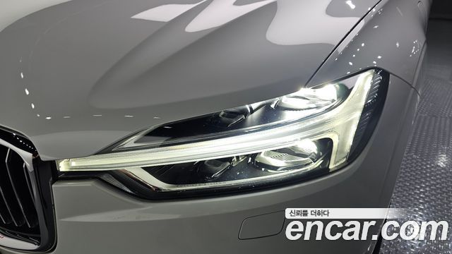 Volvo XC60 2021 — photo 8
