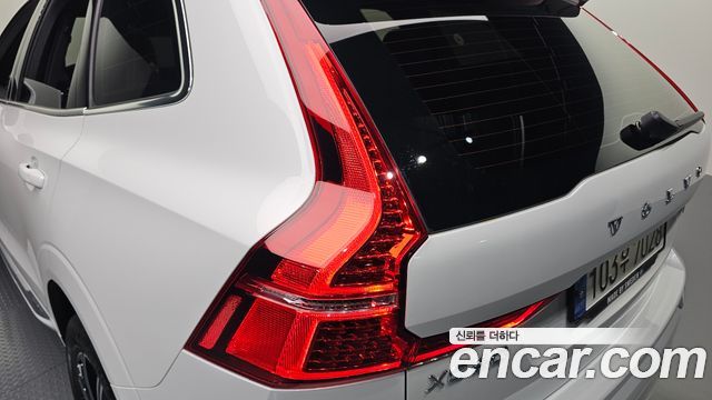 Volvo XC60 2021 — photo 9