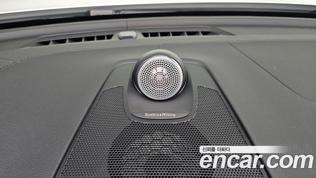 Volvo XC60 2021 — photo 28