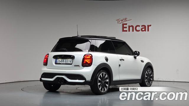 Mini Cooper 2023 — photo 2