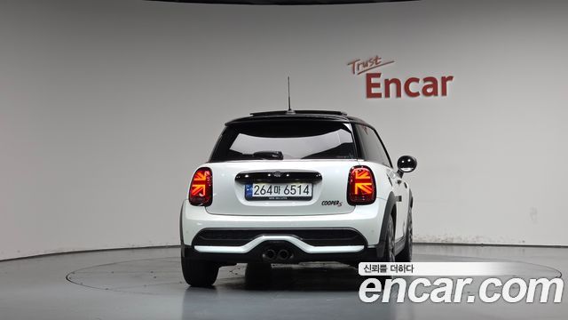 Mini Cooper 2023 — photo 4