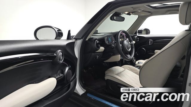 Mini Cooper 2023 — photo 13