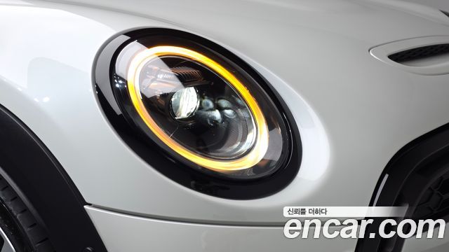 Mini Cooper 2023 — photo 8
