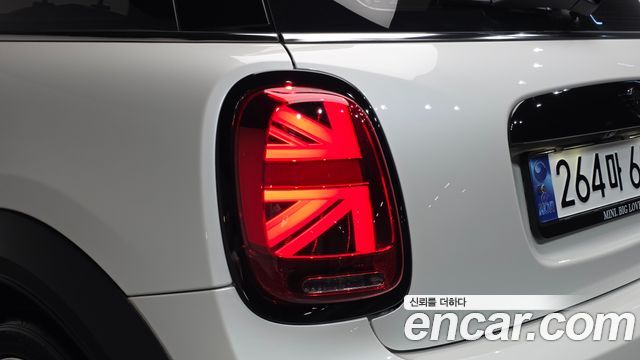 Mini Cooper 2023 — photo 9