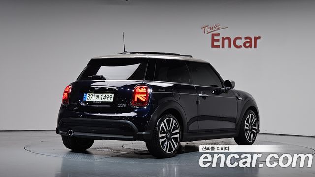 Mini Cooper 2022 — photo 2