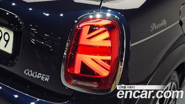 Mini Cooper 2022 — photo 9