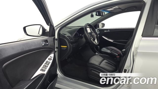 Hyundai Accent 2015 — photo 13