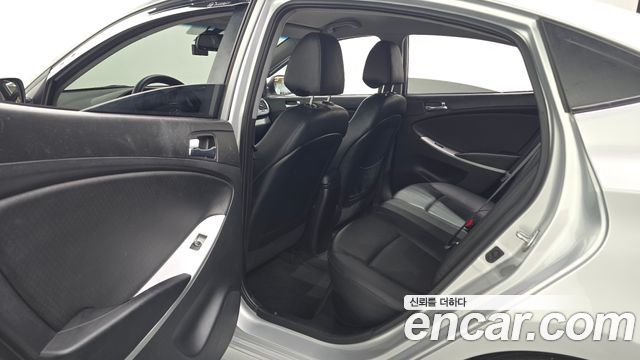 Hyundai Accent 2015 — photo 17