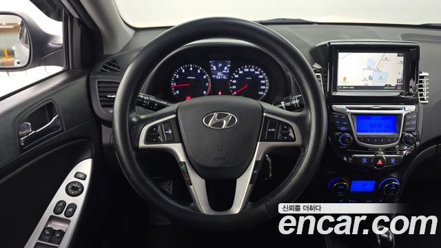 Hyundai Accent 2015 — photo 19