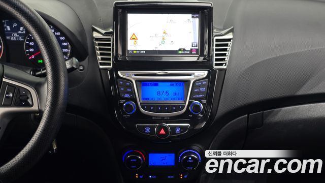 Hyundai Accent 2015 — photo 20