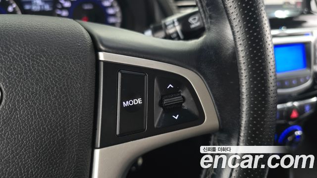 Hyundai Accent 2015 — photo 23