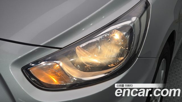 Hyundai Accent 2015 — photo 8