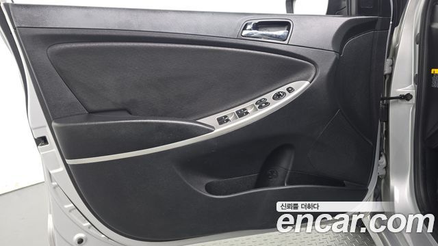 Hyundai Accent 2015 — photo 14