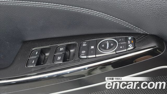 Kia K7 2018 — photo 18