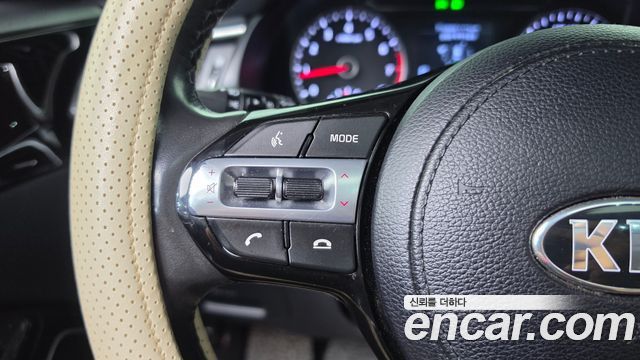 Kia K7 2018 — photo 21