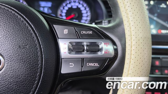 Kia K7 2018 — photo 22