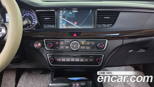 Kia K7 2018 — photo 23