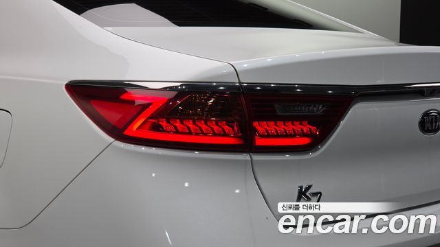 Kia K7 2018 — photo 9