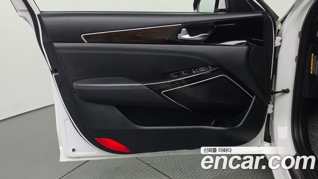 Kia K7 2018 — photo 14