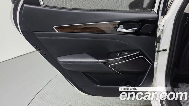 Kia K7 2018 — photo 15