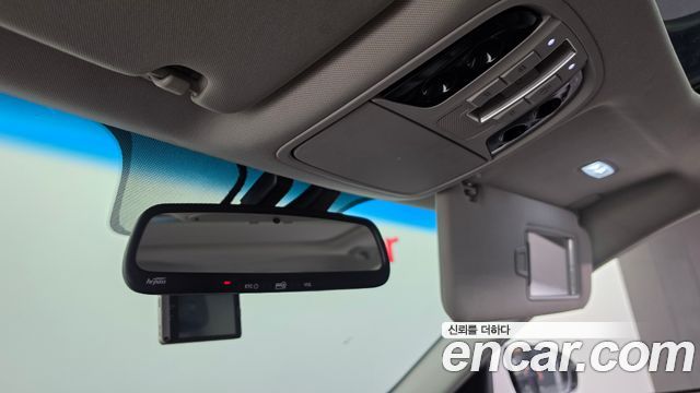 Kia K7 2018 — photo 28