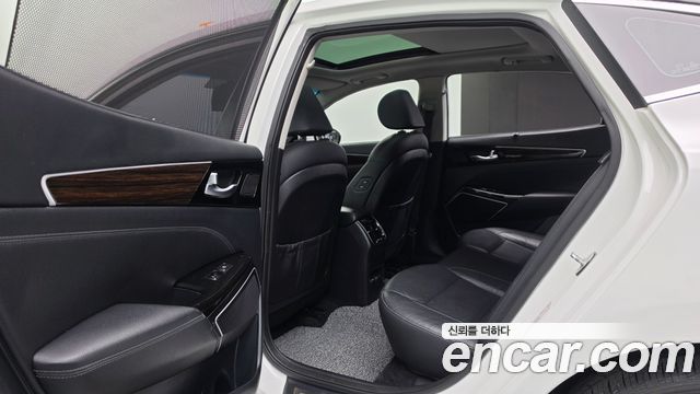 Kia K7 2018 — photo 29