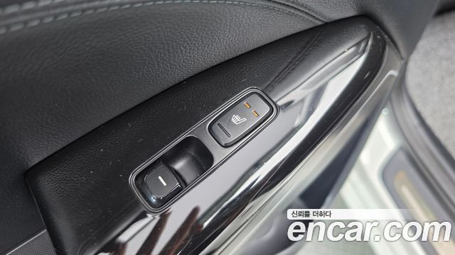 Kia K7 2018 — photo 30