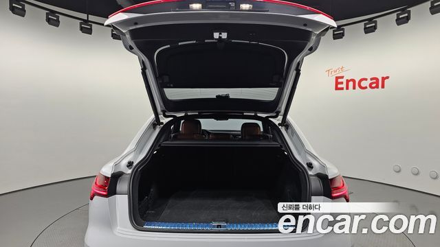 Audi e-tron 2022 — photo 17