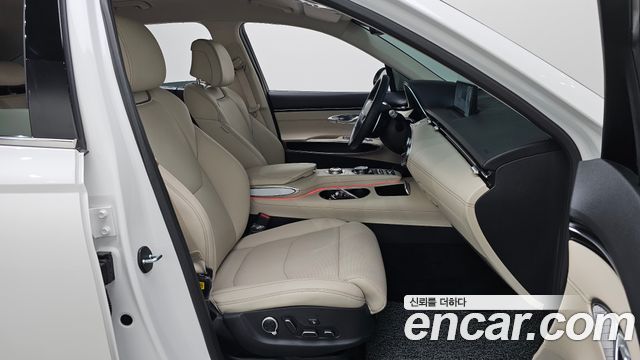 Genesis GV70 2023 — photo 17