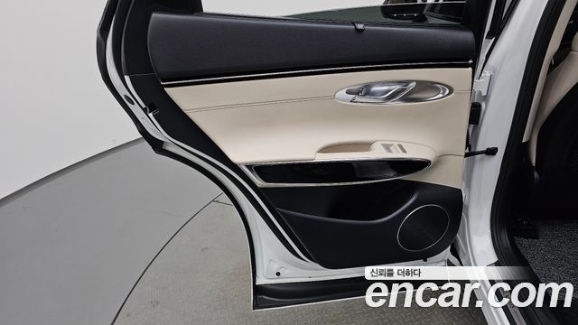 Genesis GV70 2023 — photo 15