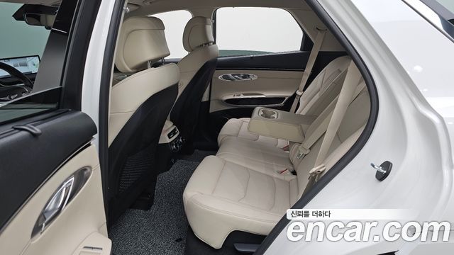 Genesis GV70 2023 — photo 16